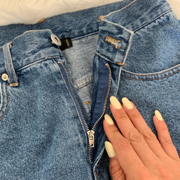 Distressed Denim Shorts - Picture 7 of 7